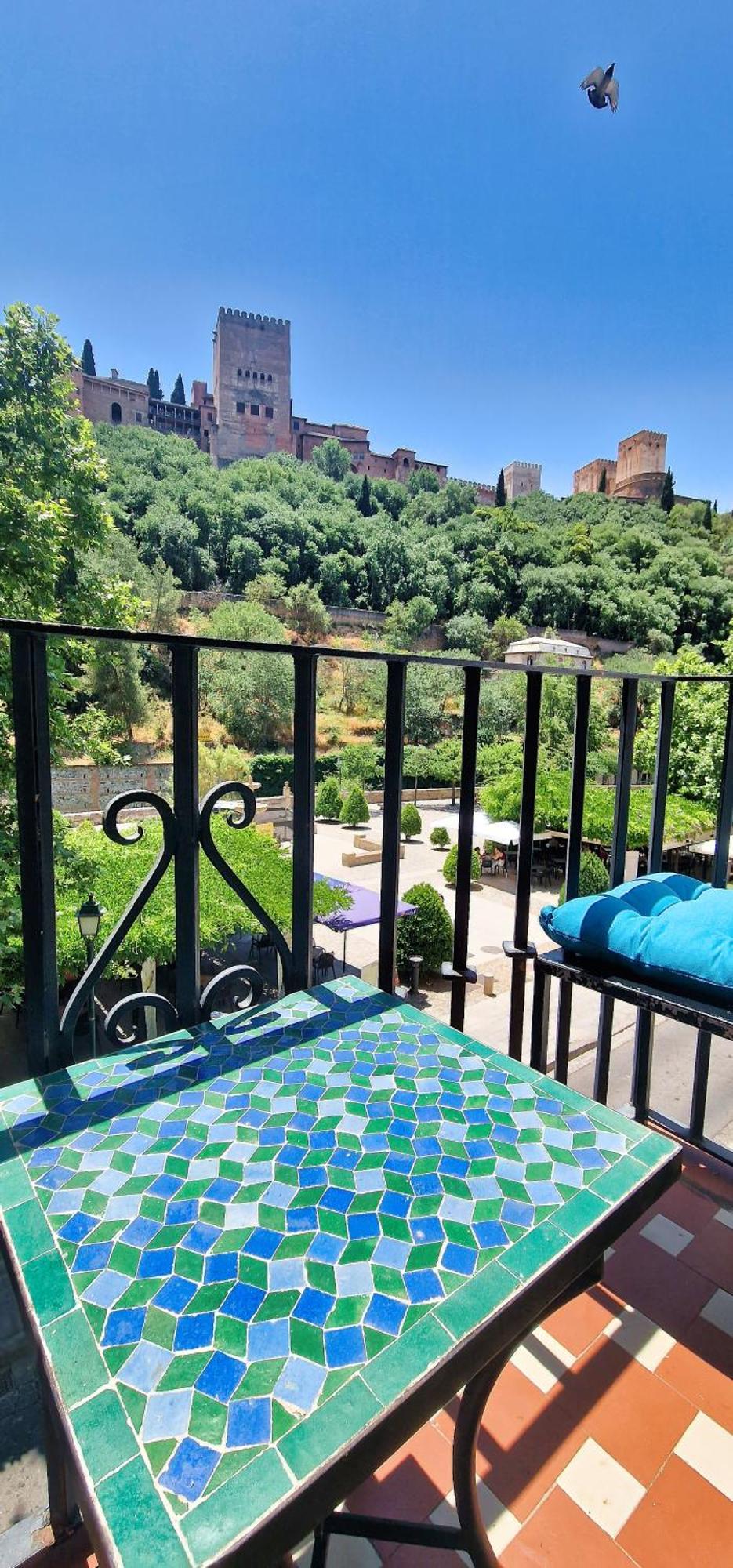 The Nasrid Palace From Your Bed ! Granada Eksteriør bilde