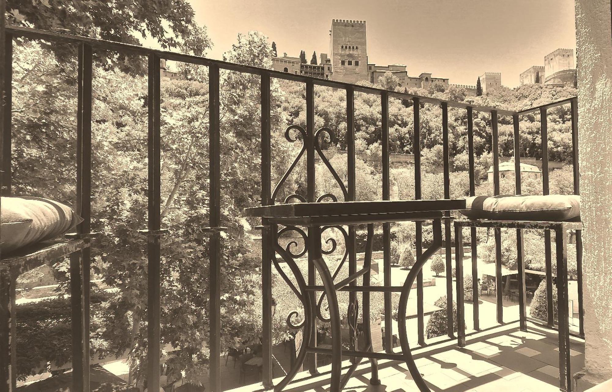 The Nasrid Palace From Your Bed ! Granada Eksteriør bilde